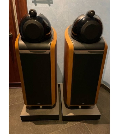 B&W 800 Nautilus - Walnut