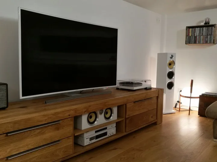 Impianto Hi-Fi con televisore