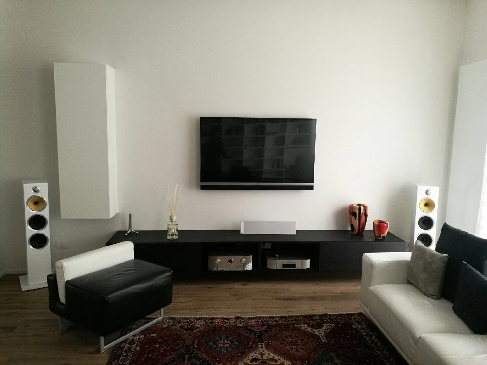 Sala cinema con domotica Control4