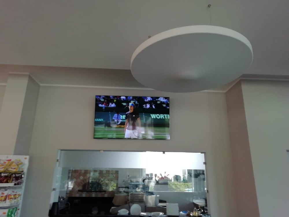 Impianto audio e video in un locale