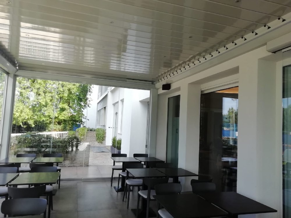 Impianto audio e video in un locale