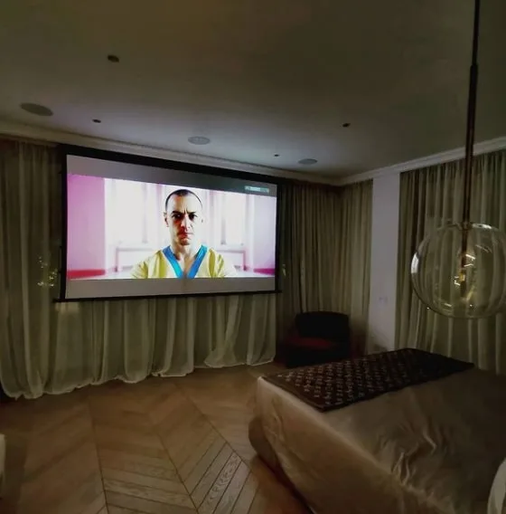 Cinema in camera da letto